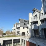 Leegstaand luxehotel Le 8300 in Knokke-Heist krijgt na tien jaar nieuwe kans.